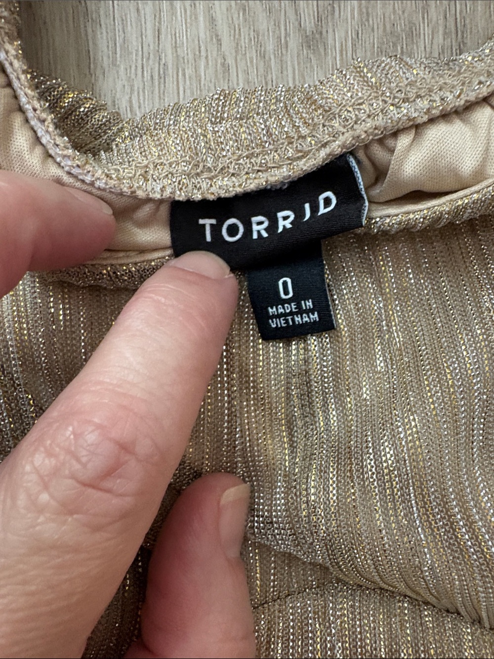 Torrid Glitter Flutter Sleeve Tiered Maxi Dress Gold 0 L 12 party holiday - Picture 6 of 8